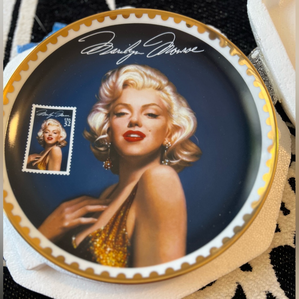 Marilyn Monroe Collectors Plate Sultry Yet Regal